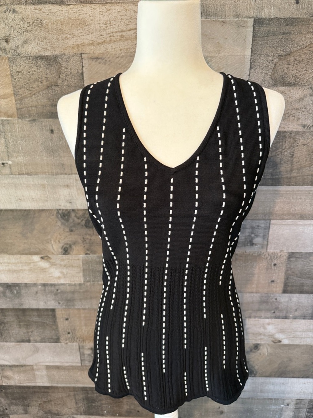 White House Black Market Sleeveless Black and white top Size S